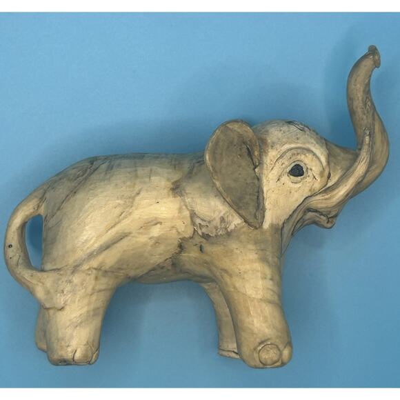 Hand Carved Crushed Oyster Shells Elephant Figurine Made In Philippines Vintage - Picture 1 of 9